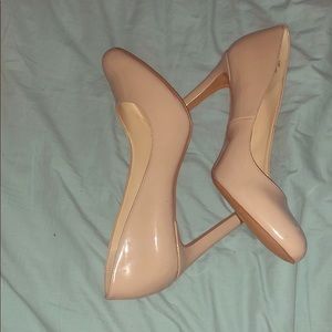 Nine West nude 3 1/2 inch heels